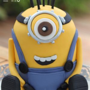 Minion cake